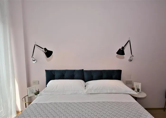 La Dotta - Via Jacopo Barozzi 2 *