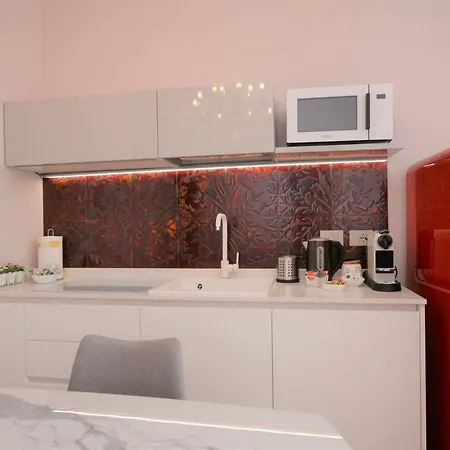 La Dotta - Via Jacopo Barozzi 2 *